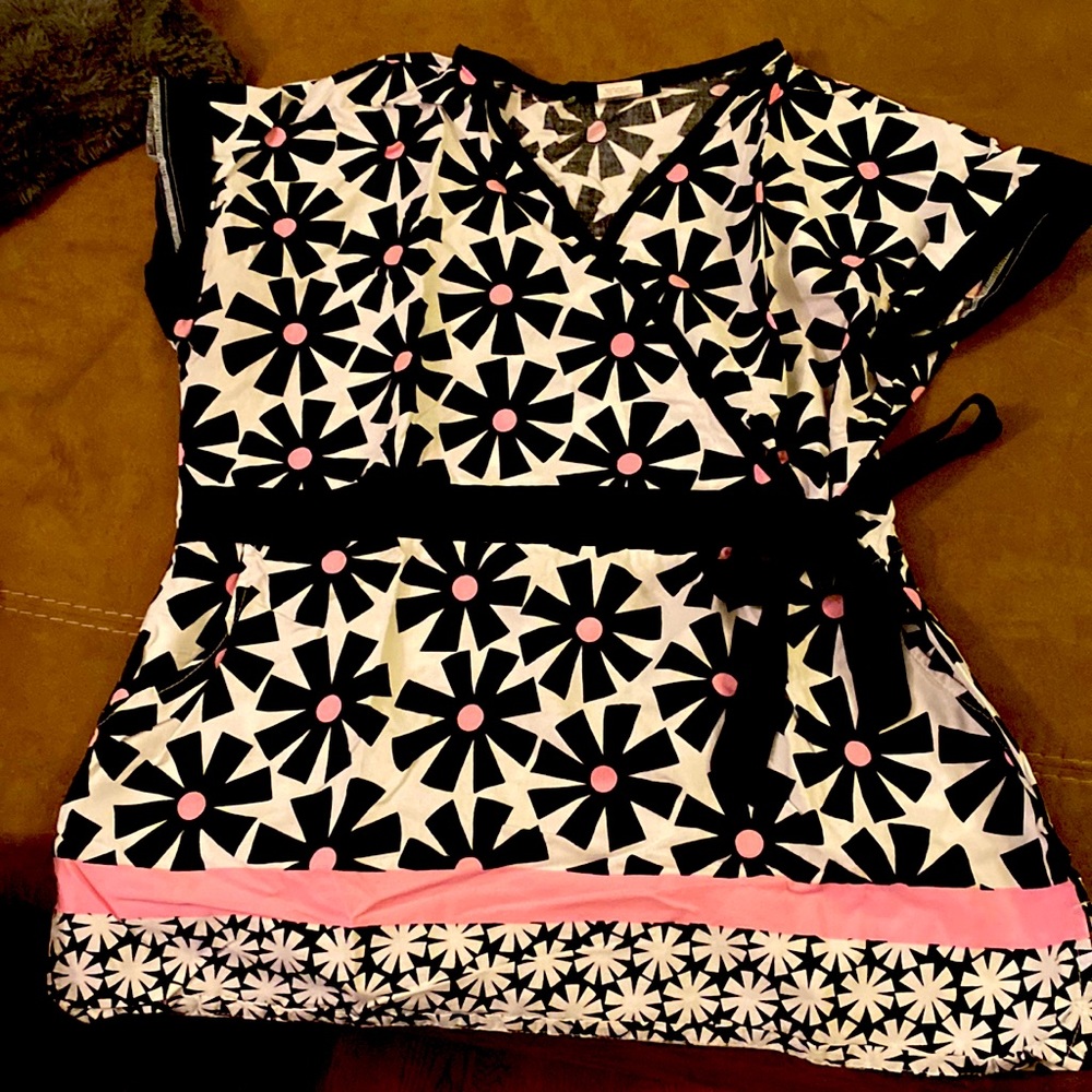 Scrub top
